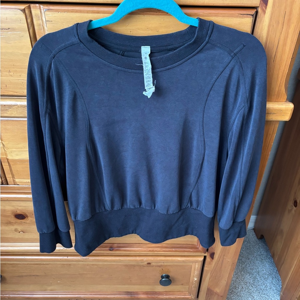 Lululemon Athletica Black and Blue Relaxed 3/4 Sleeve Hoodie